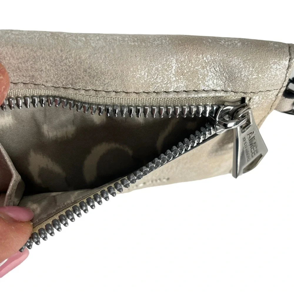 NWT Aimee Kestenberg Leather Stone Silver Ashley Pouch - Picture 5 of 10